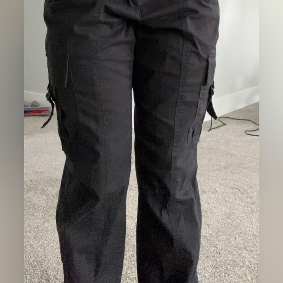 Black garage cargo pants with pockets and zipper double closed. Tighter cuffs. - Picture 6 of 6